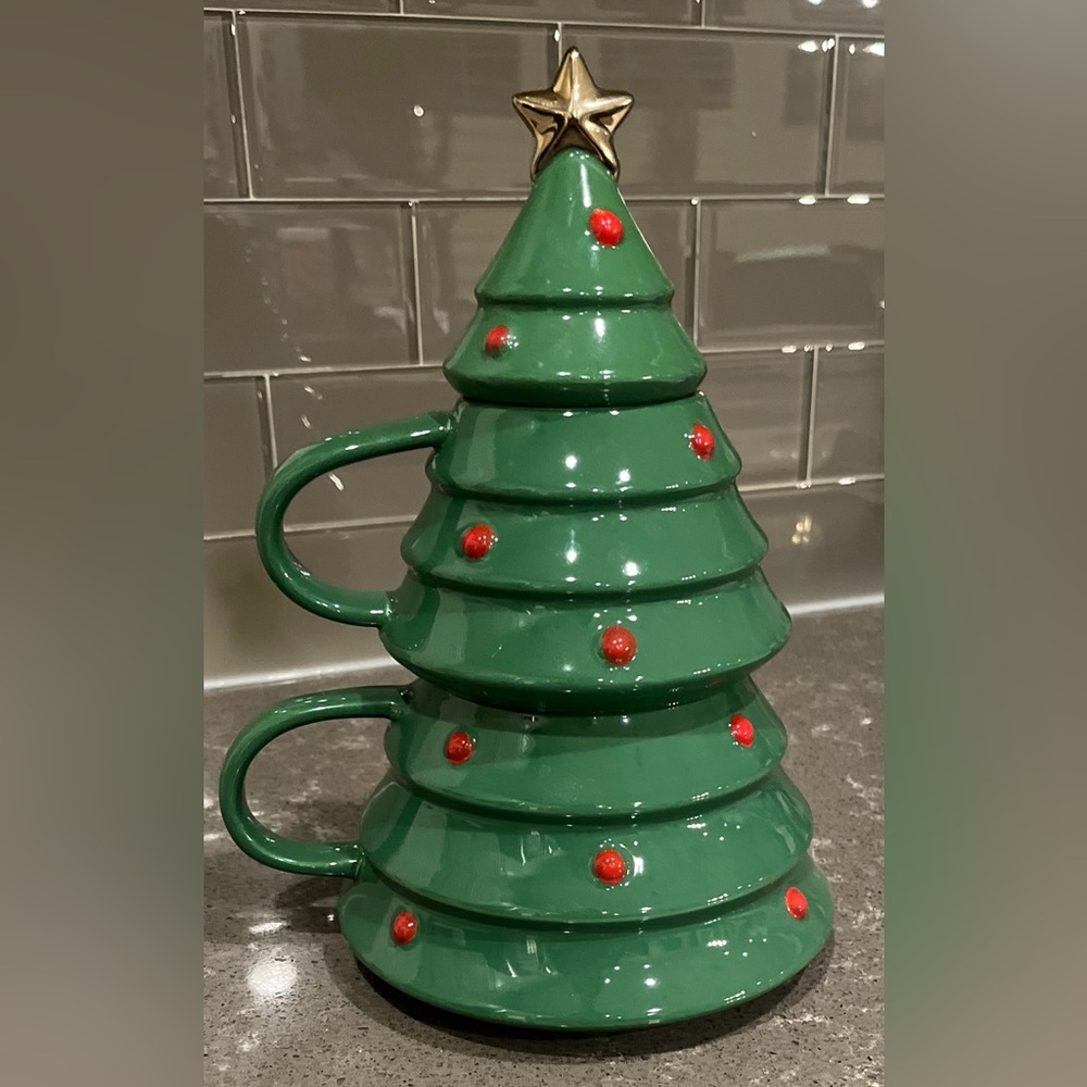 Hallmark NWOT Green Holiday Mug Set